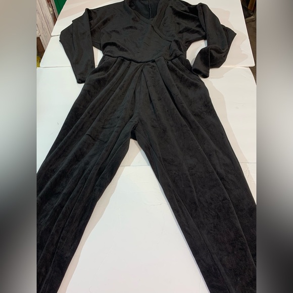 Vintage Classics Debenhams black velour play suit with stir-ups. - Picture 10 of 10